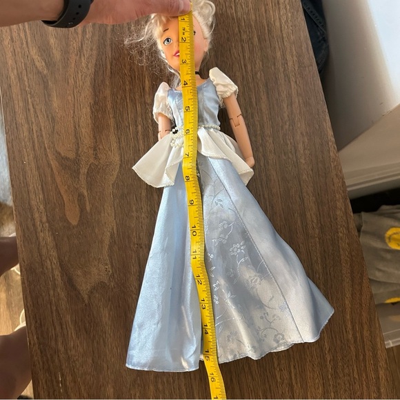 Disney 15" Cinderella Royal Doll & Her Blue Dress - Picture 4 of 4